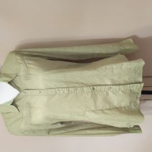 Wrangler Western women's shirt in 💚 green. Size XL Western all the way!